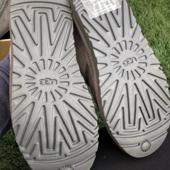 Ugg Nuemel - Picture 2 of 5